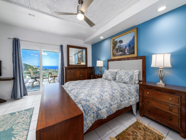 St. Thomas 4-Bdrm Retreat Shared Pool & Amazing Ocean Views