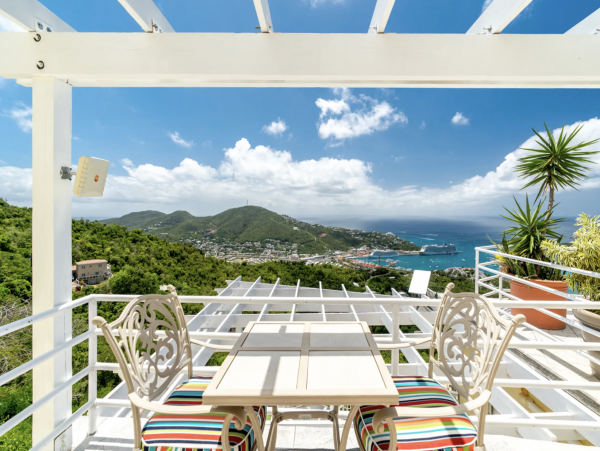 St. Thomas 4-Bdrm Retreat Shared Pool & Amazing Ocean Views