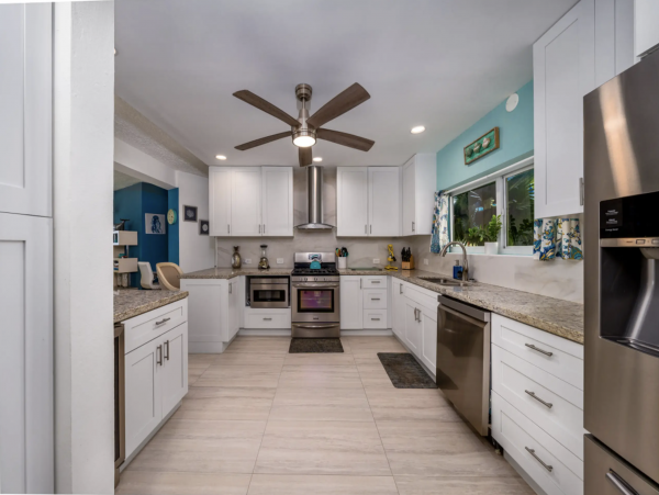 St. Thomas 4-Bdrm Retreat Shared Pool & Amazing Ocean Views