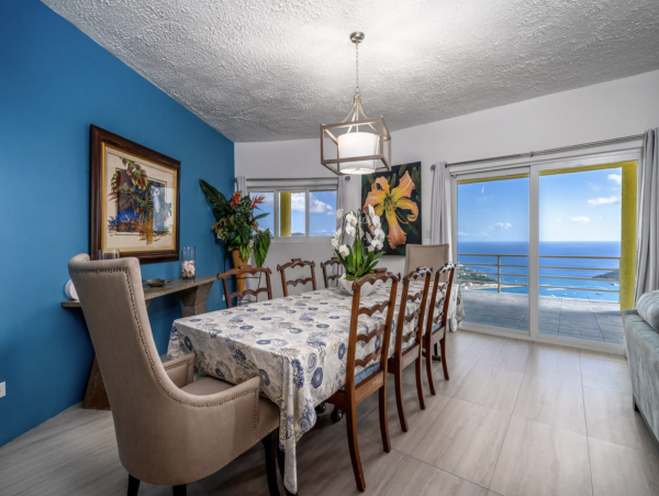 St. Thomas 4-Bdrm Retreat Shared Pool & Amazing Ocean Views