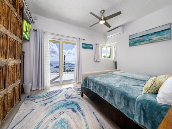 St. Thomas 4-Bdrm Retreat Shared Pool & Amazing Ocean Views