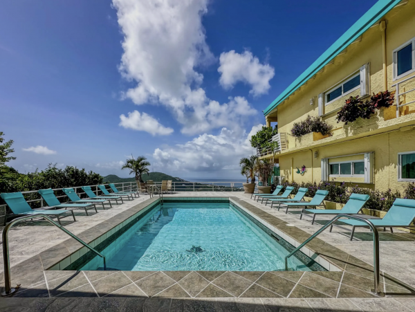 St. Thomas 4-Bdrm Retreat Shared Pool & Amazing Ocean Views