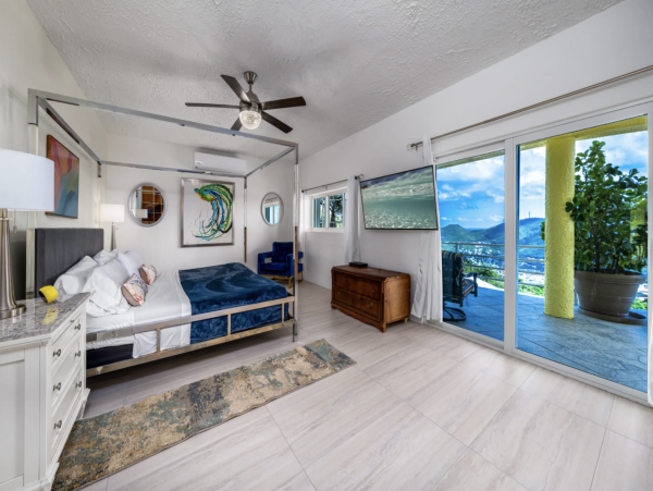St. Thomas 4-Bdrm Retreat Shared Pool & Amazing Ocean Views