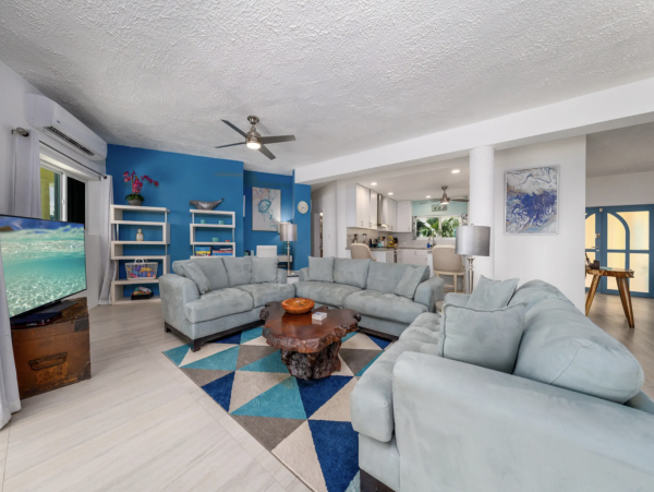 St. Thomas 4-Bdrm Retreat Shared Pool & Amazing Ocean Views