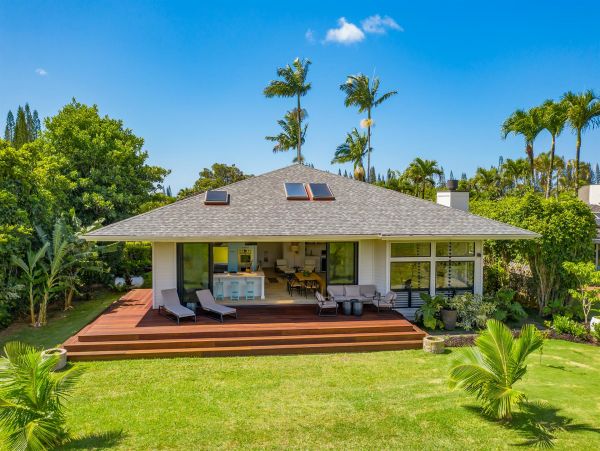 Stunning Vacation Rental with 3 Bedrooms & Pool