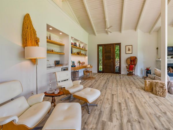 Stunning Vacation Rental with 3 Bedrooms & Pool
