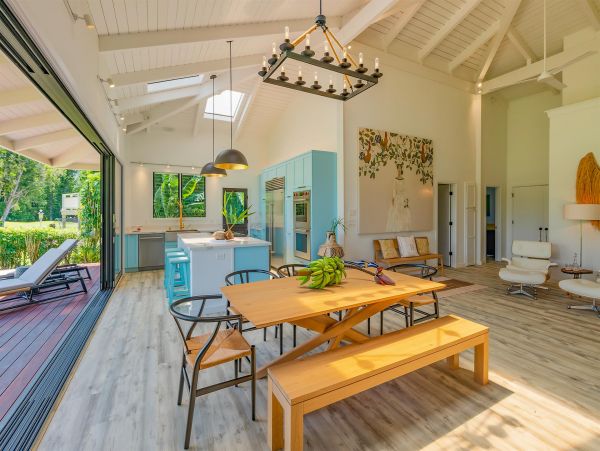 Stunning Vacation Rental with 3 Bedrooms & Pool