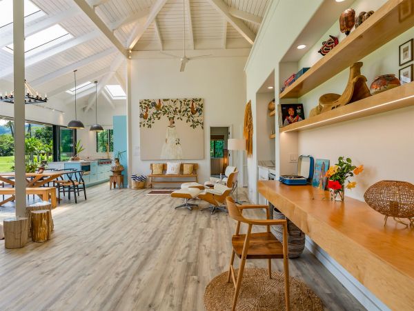 Stunning Vacation Rental with 3 Bedrooms & Pool