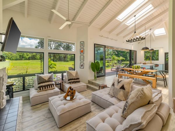 Stunning Vacation Rental with 3 Bedrooms & Pool
