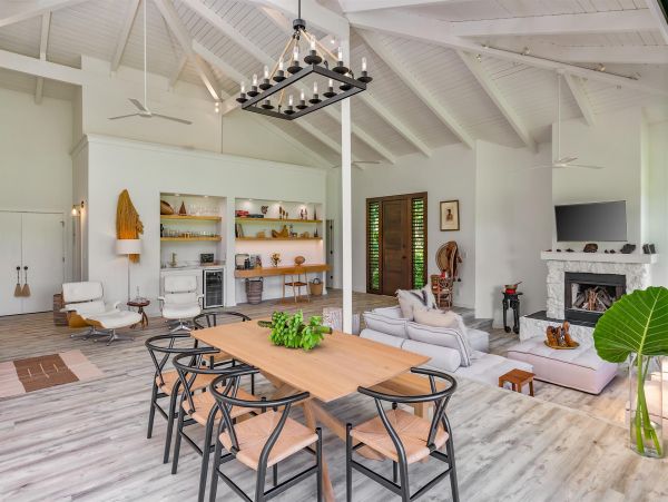 Stunning Vacation Rental with 3 Bedrooms & Pool