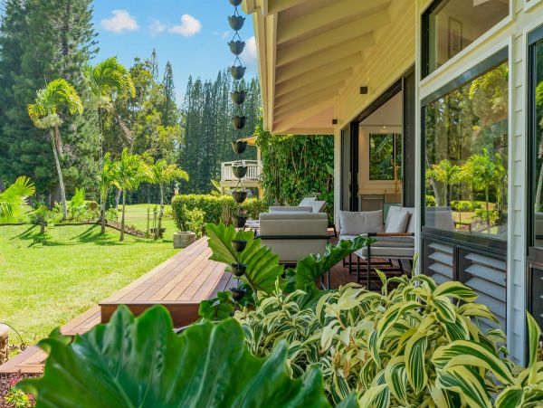 Stunning Vacation Rental with 3 Bedrooms & Pool