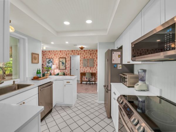 Relaxing Marco Island Vacation Rental with Hot Tub & BBQ