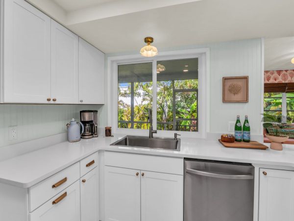 Relaxing Marco Island Vacation Rental with Hot Tub & BBQ