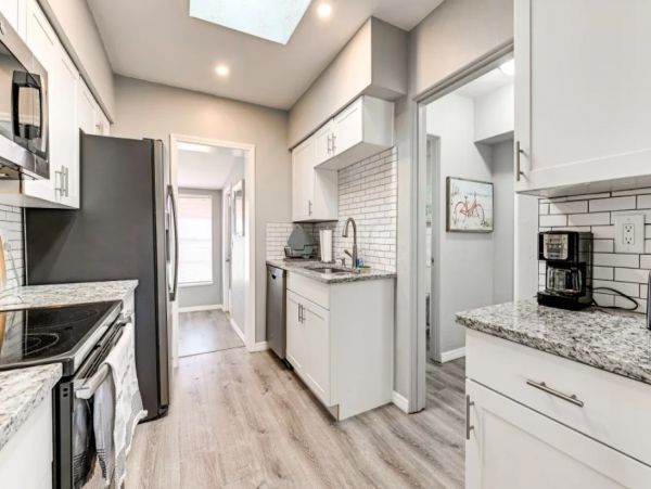 Venice Two Bedroom Vacation Rental Cozy Getaway