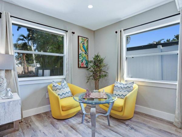 Naples Luxury 4-Bedroom Home with Pool in a Great Location