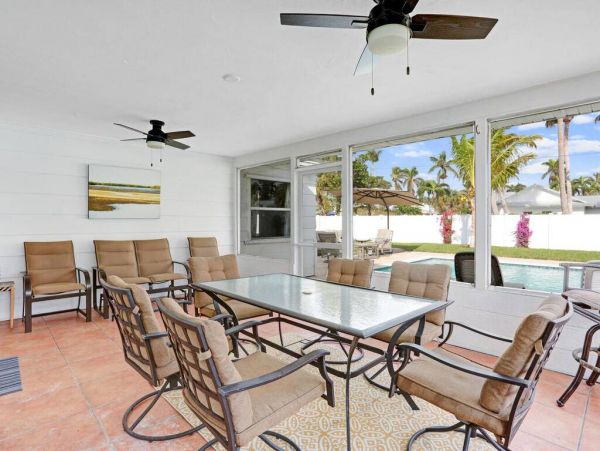 Naples Luxury 4-Bedroom Home with Pool in a Great Location