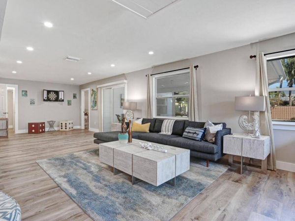 Naples Luxury 4-Bedroom Home with Pool in a Great Location