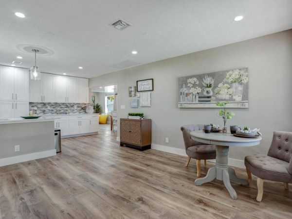 Naples Luxury 4-Bedroom Home with Pool in a Great Location