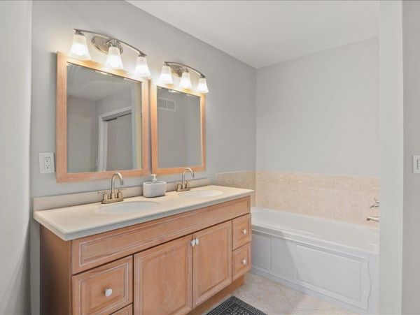 Comfortable Marco Island Home: Pool, Dock & Family-Friendly