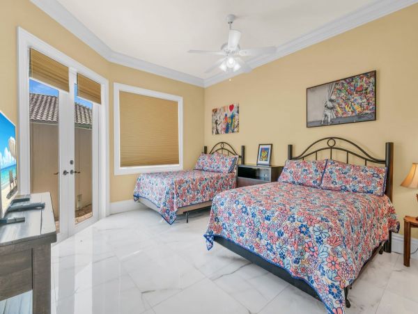 Three Bedroom Luxury Getaway in Marco Island
