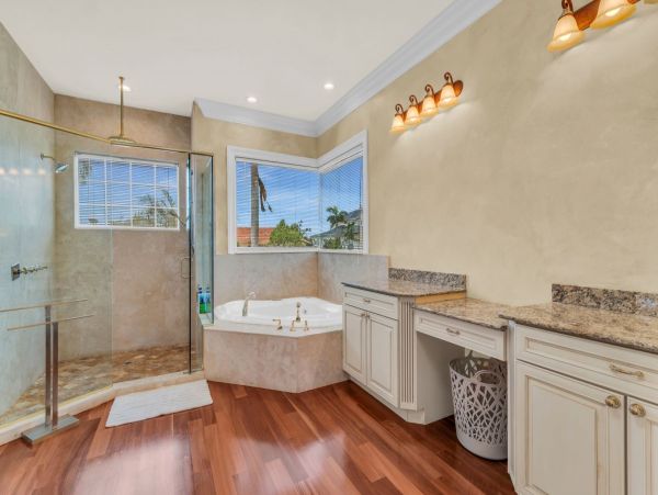 Three Bedroom Luxury Getaway in Marco Island