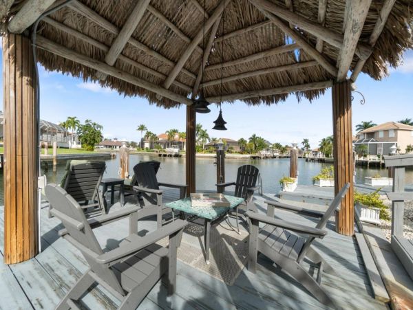 Unique and Relaxing Vacation Home with Private Pool in Marco Island