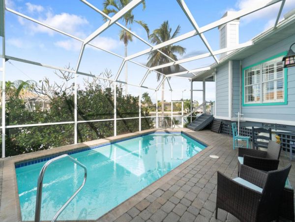 Unique and Relaxing Vacation Home with Private Pool in Marco Island