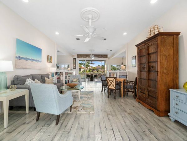 Unique and Relaxing Vacation Home with Private Pool in Marco Island