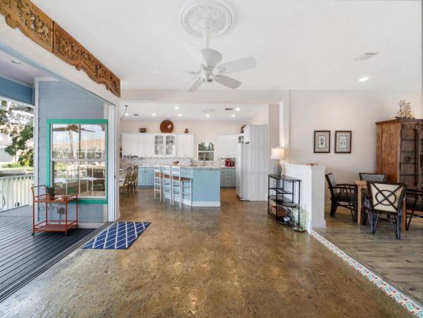 Unique and Relaxing Vacation Home with Private Pool in Marco Island