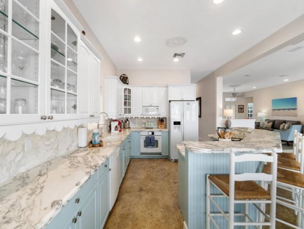 Unique and Relaxing Vacation Home with Private Pool in Marco Island