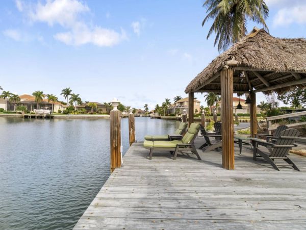 Unique and Relaxing Vacation Home with Private Pool in Marco Island