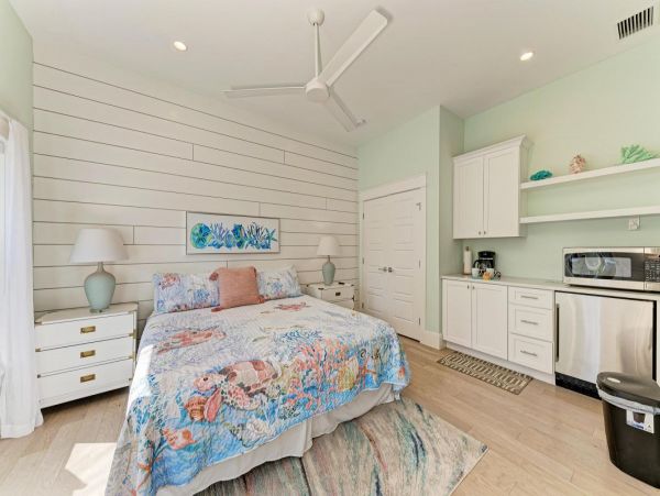 Anna Maria Five Bedroom Rental Two Blocks to the Beach