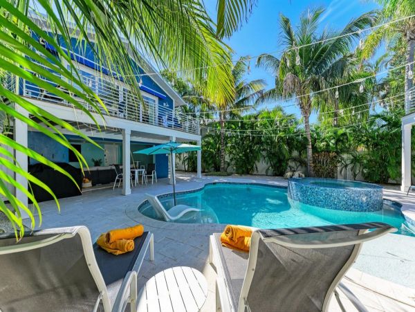 Anna Maria Five Bedroom Rental Two Blocks to the Beach