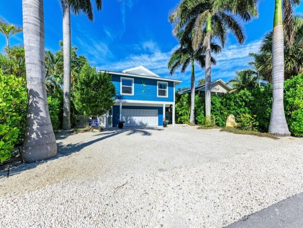 Anna Maria Five Bedroom Rental Two Blocks to the Beach