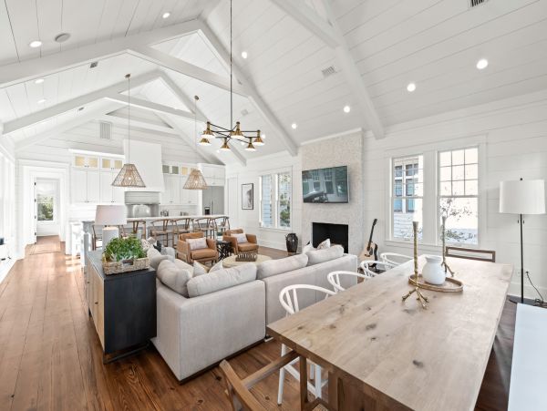 Beautiful Five Bedroom Pool Home with Private Deeded Beach Access