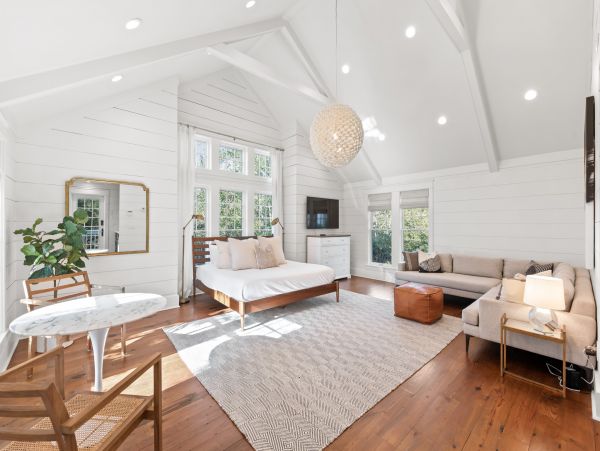 Beautiful Five Bedroom Pool Home with Private Deeded Beach Access