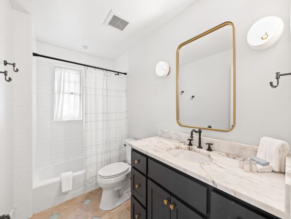 Beautiful Five Bedroom Pool Home with Private Deeded Beach Access