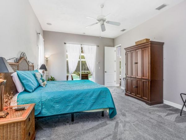 Beautiful Vacation Waterfront Rental in Cape Coral