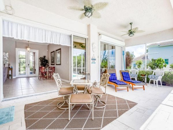 Beautiful Vacation Waterfront Rental in Cape Coral