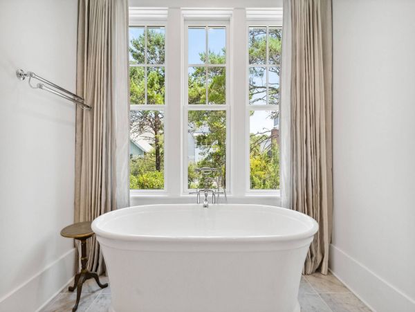WaterSound 5 Bedroom Vacation Home - Relaxing Coastal Escape