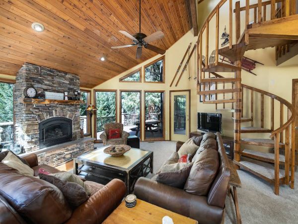 Breckenridge Cozy Three Bedroom Vacation Rental