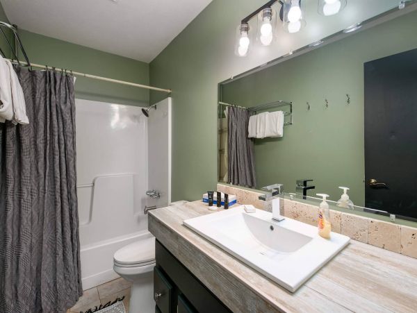 Cozy 3 Bedroom Vacation Duplex