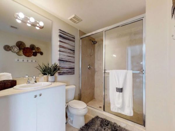 Two Bedroom Charming Cond 5-min to the Beach in Sunny Isles