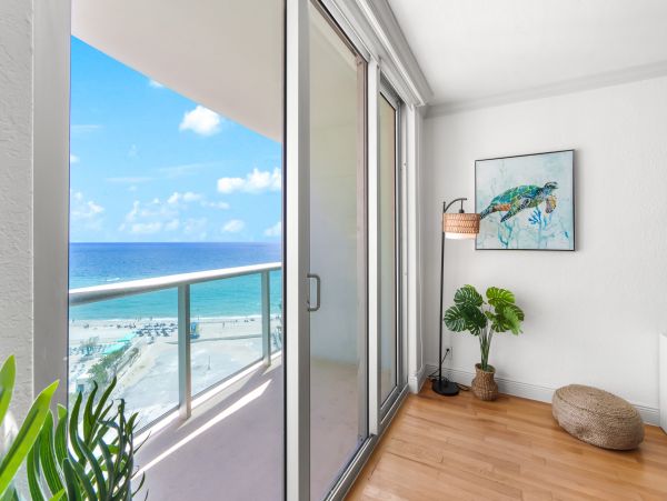 Hollywood Vacation Rental: Your Beachfront Paradise Awaits