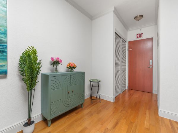 Hollywood Vacation Rental: Your Beachfront Paradise Awaits