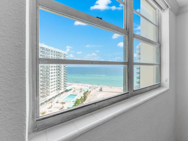 Hollywood Vacation Rental: Your Beachfront Paradise Awaits