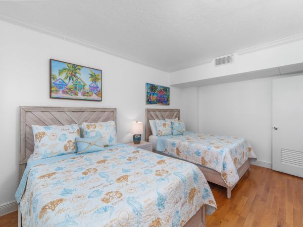 Hollywood Vacation Rental: Your Beachfront Paradise Awaits