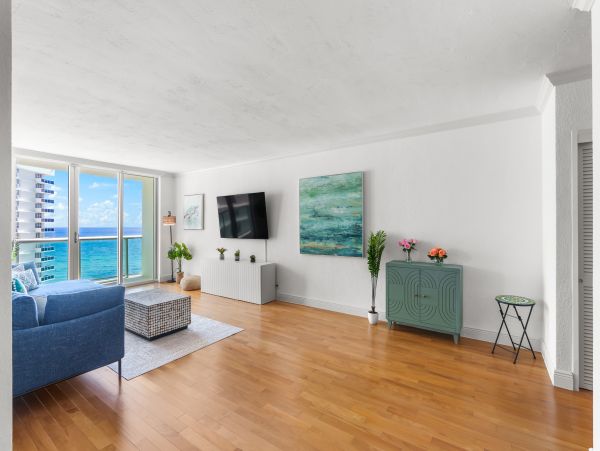 Hollywood Vacation Rental: Your Beachfront Paradise Awaits
