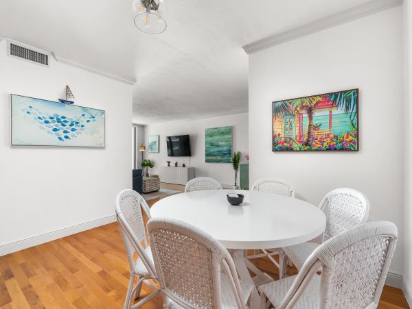 Hollywood Vacation Rental: Your Beachfront Paradise Awaits