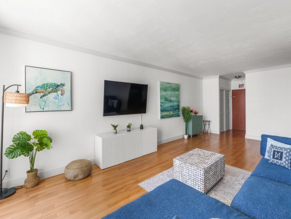 Hollywood Vacation Rental: Your Beachfront Paradise Awaits